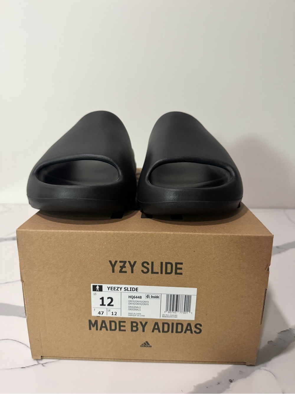 adidas YZY Slide in black